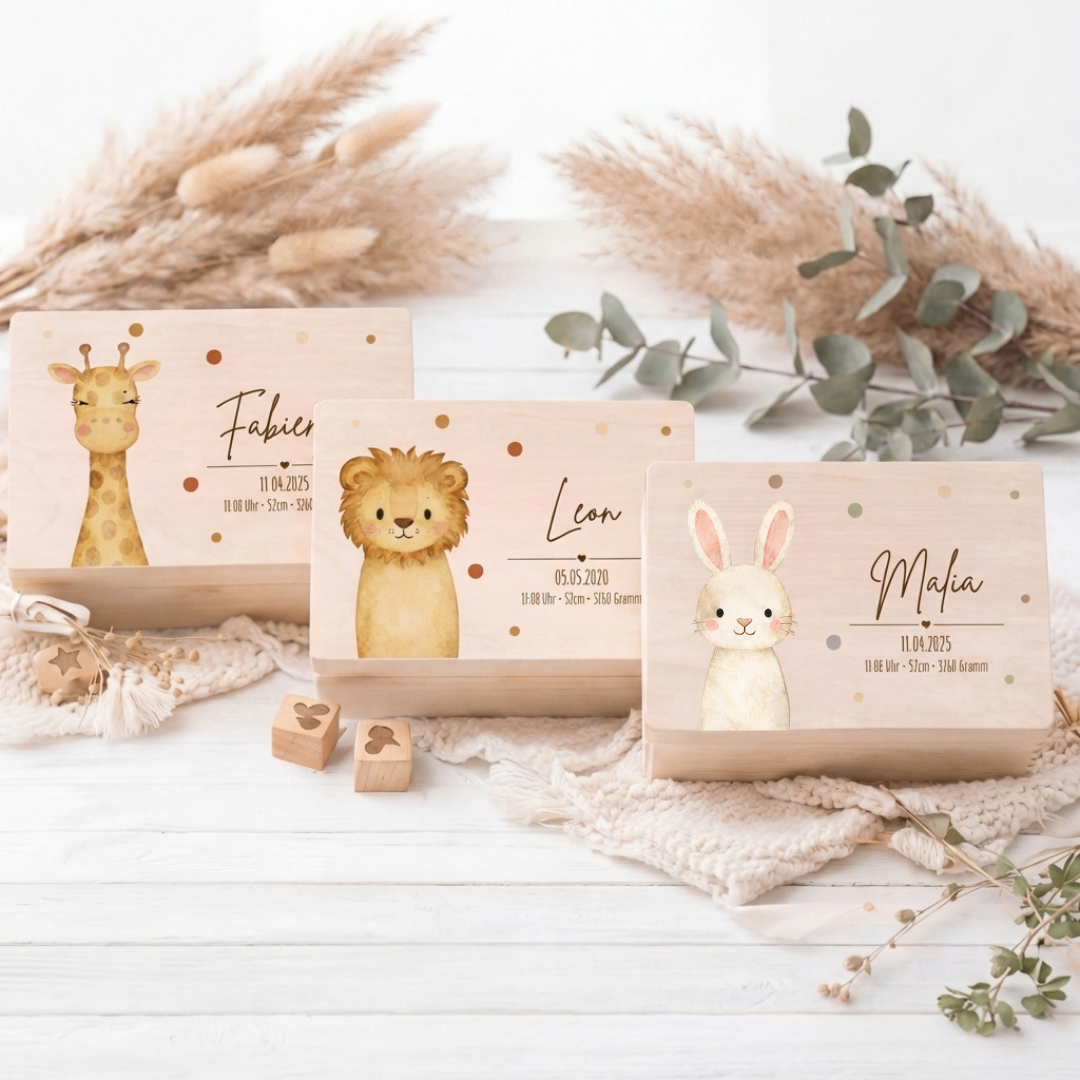 Personalisierte Erinnerungsbox aus Holz mit Namen – Aquarell Skandi Waldtiere – Geschenk zur Geburt & Taufe